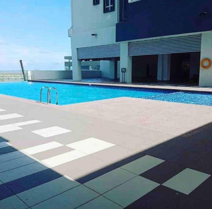 Orked Vanda, 3 Bedroom Apartment, Seaview Netflixwifiyoutube Куала Теренгану Екстериор снимка